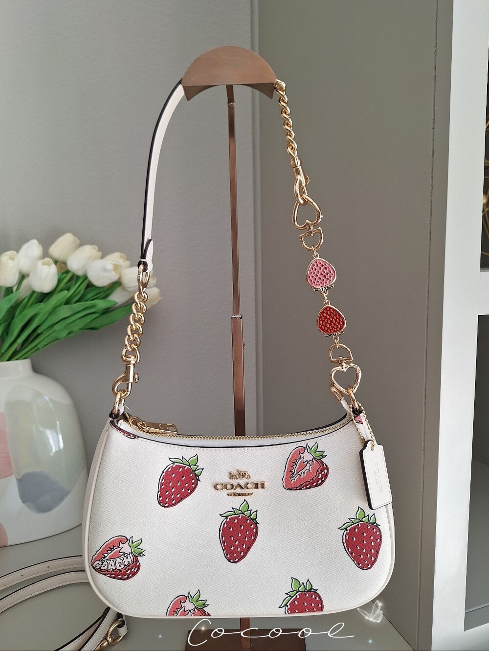 NWT Coach Teri Shoulder Bag CAL62 Strawberry Print ® Cute Chic Summer Bag - Picture 4 of 13